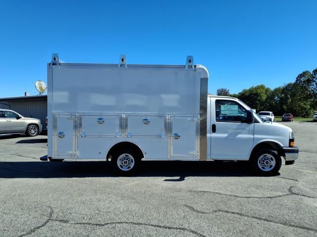 2026 GMC Savana Cutaway 3500 Base