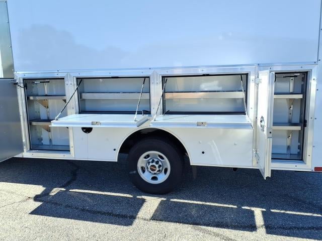 2026 GMC Savana Cutaway 3500 Base