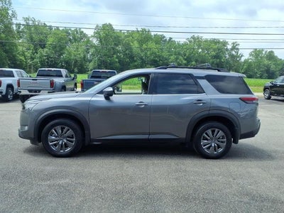 2025 Nissan Pathfinder SV